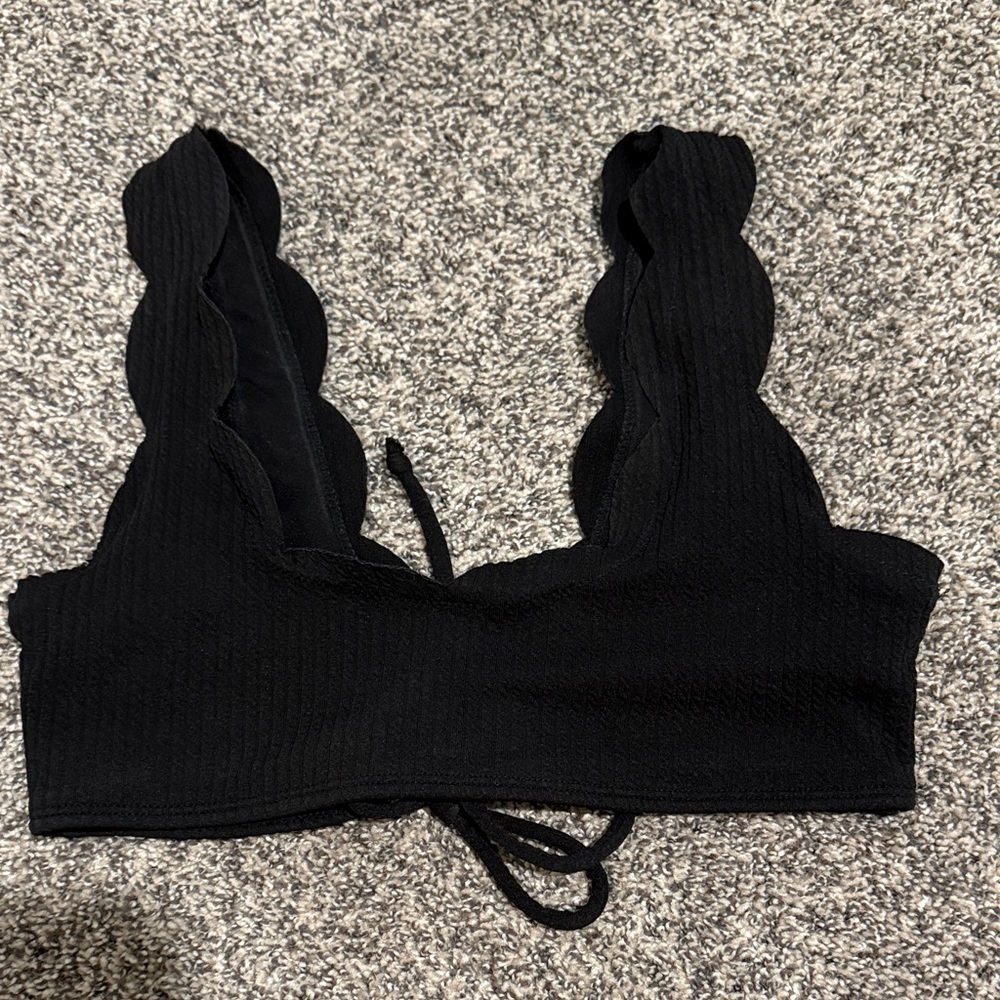 Black Scalloped Ribbed Bikini Top